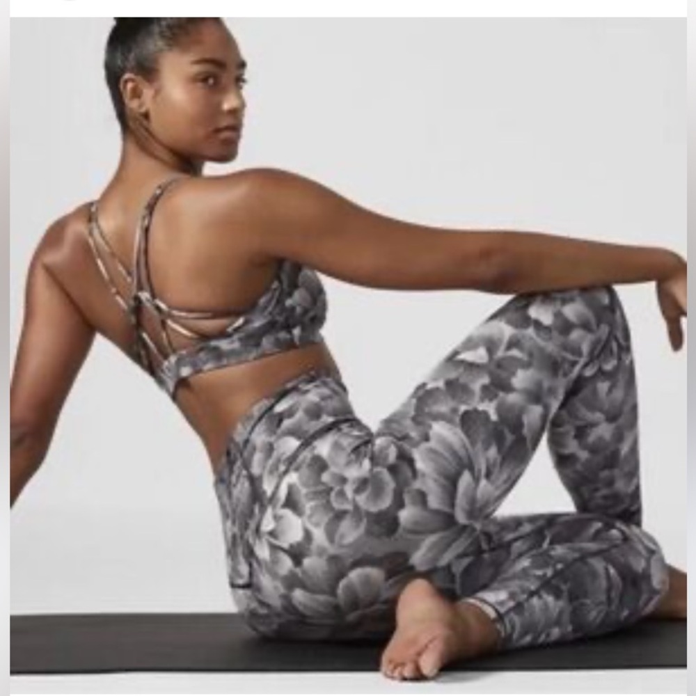 Athleta Elation Textured Chakra Floral Black Sea Salt Legging